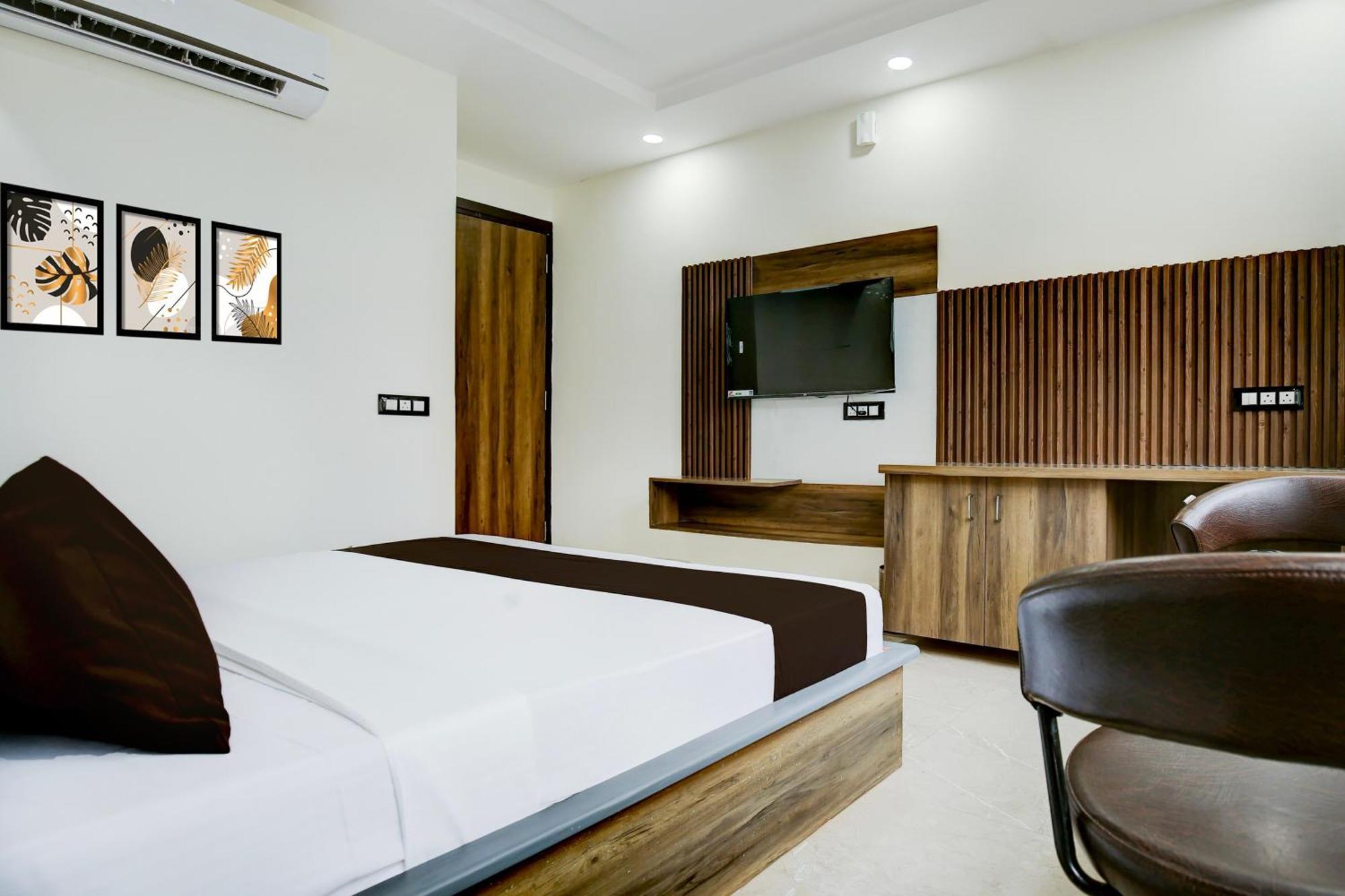 Hotel O Platinum Zirakpur Dış mekan fotoğraf