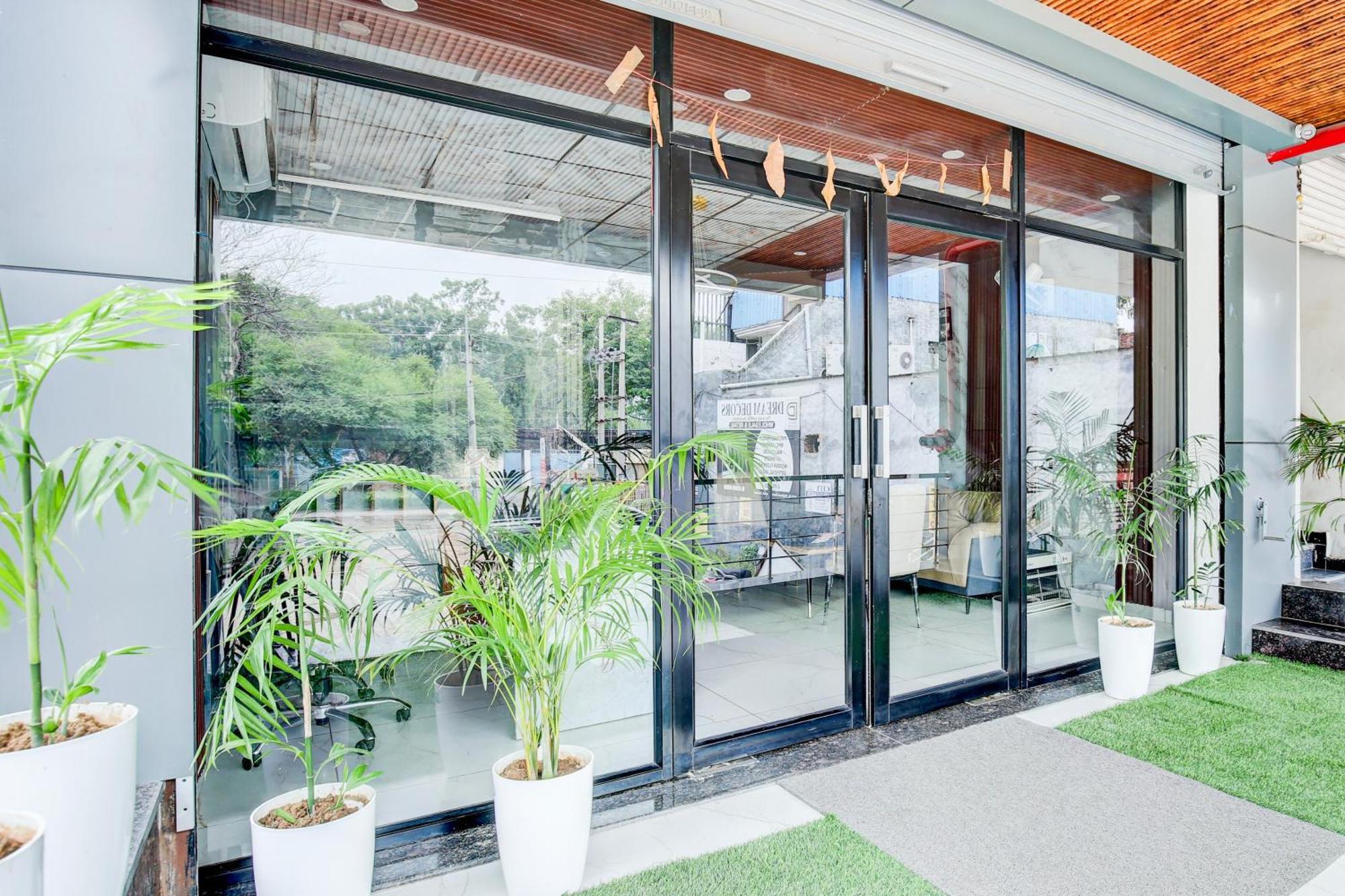 Hotel O Platinum Zirakpur Dış mekan fotoğraf