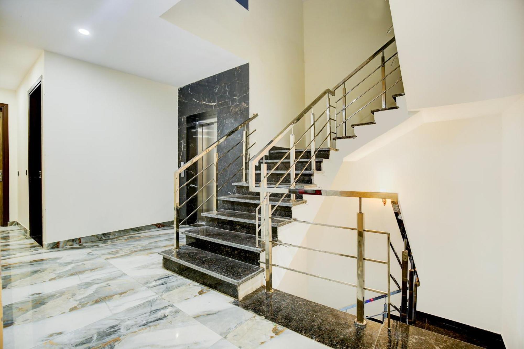 Hotel O Platinum Zirakpur Dış mekan fotoğraf