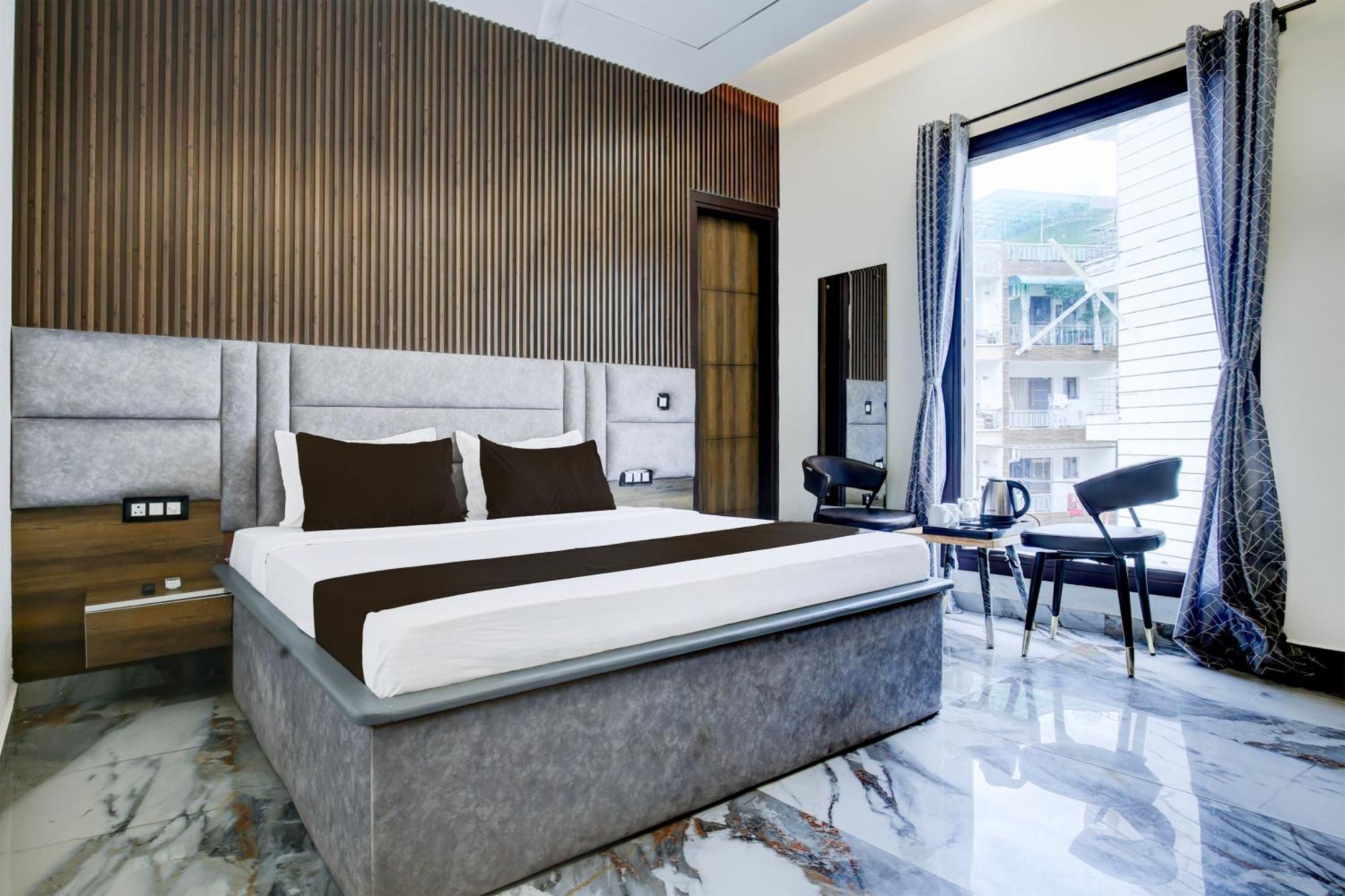 Hotel O Platinum Zirakpur Dış mekan fotoğraf